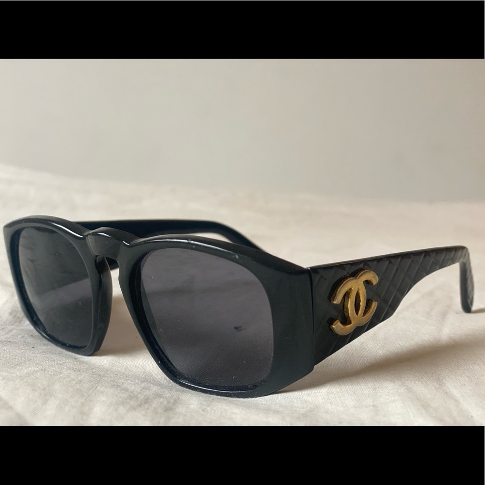 Vintage Costume Chanel sunglasses from the 80’s